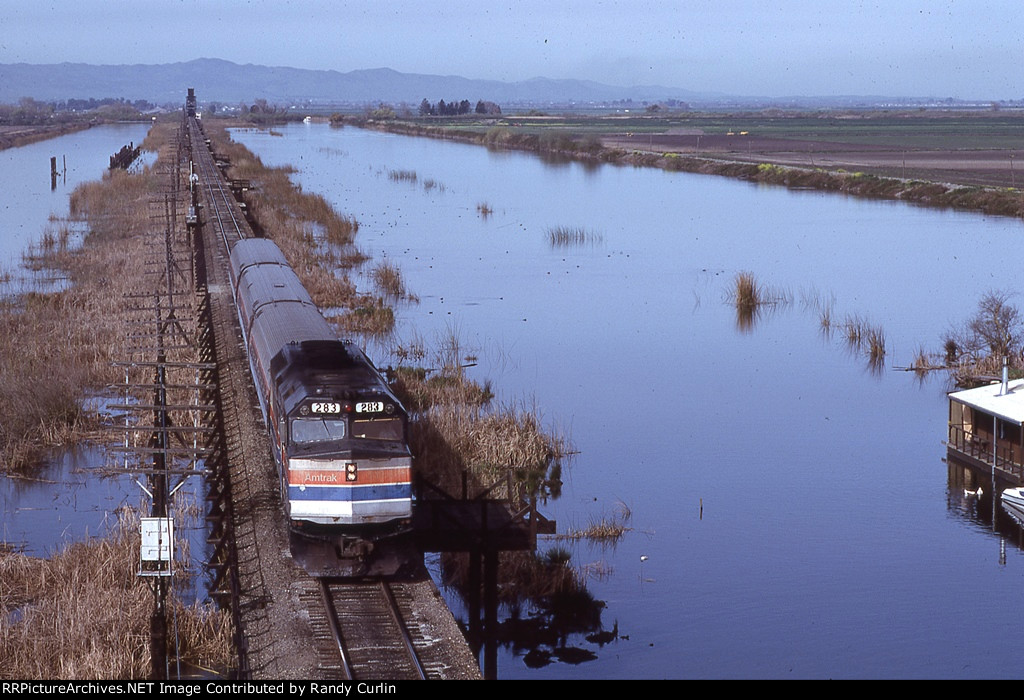 AMTK 283 near Middle River